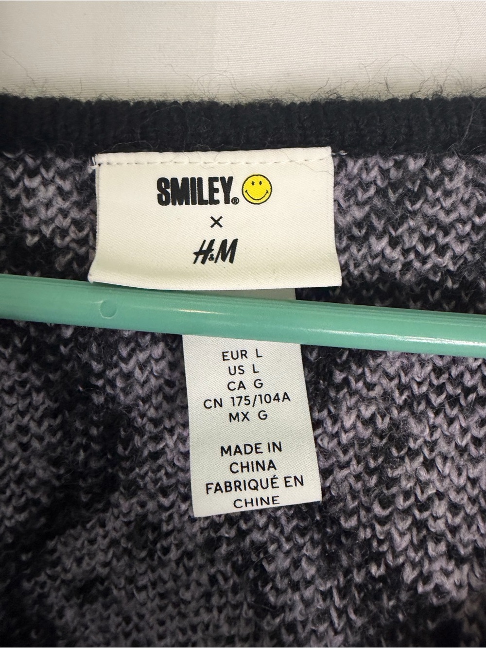 Smiley X H&M Black & Lilac Smiley Knit Cropped Cardigan Size Large - Picture 3 of 5